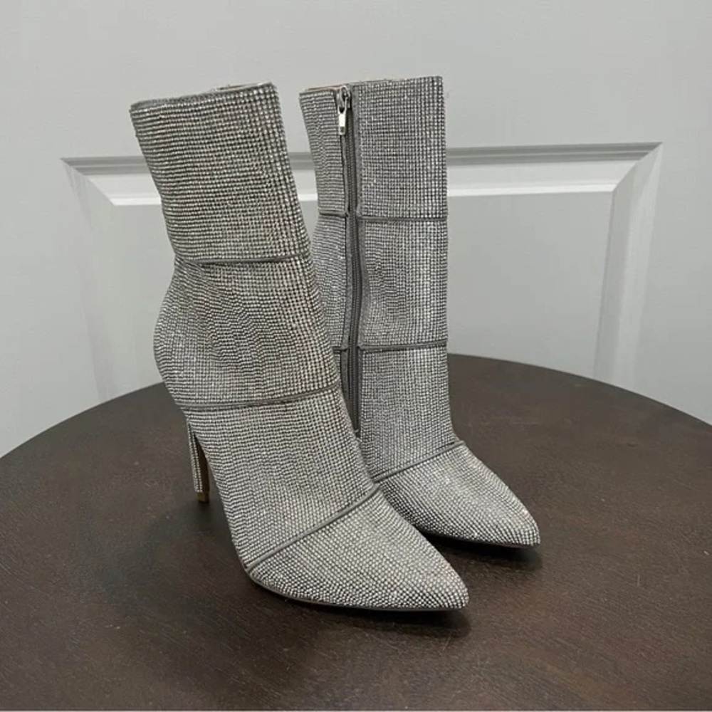 Steve Madden Rhinestone Pointed Toe Booties Silver Size 6M